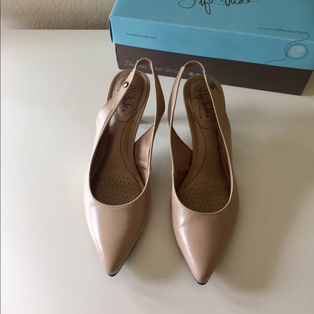 Life Stride Tender Taupe Elegant Shena pumps